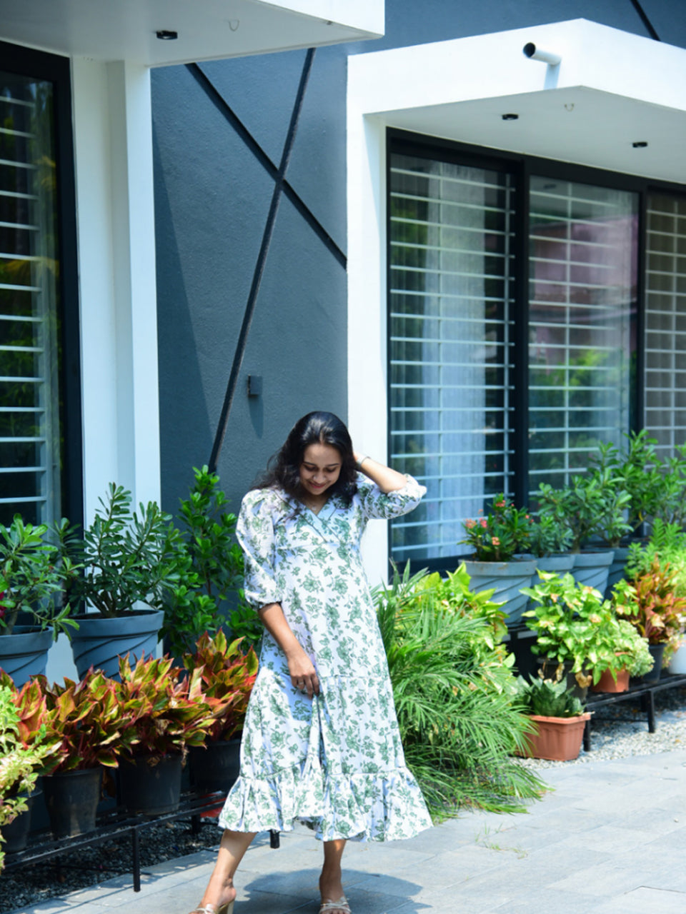 Crape White and Green Model Kurthi ( with lining )