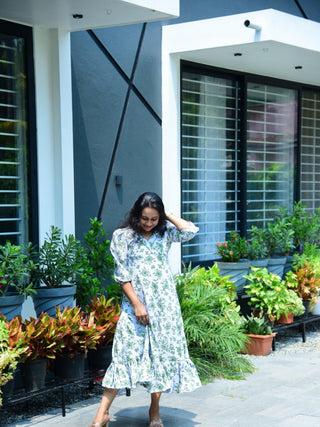 Crape White and Green Model Kurthi ( with lining )